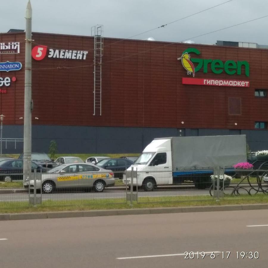 Комната Для Гостей Рядом С Станцией Метро Каменная Горка Minsk Exterior foto